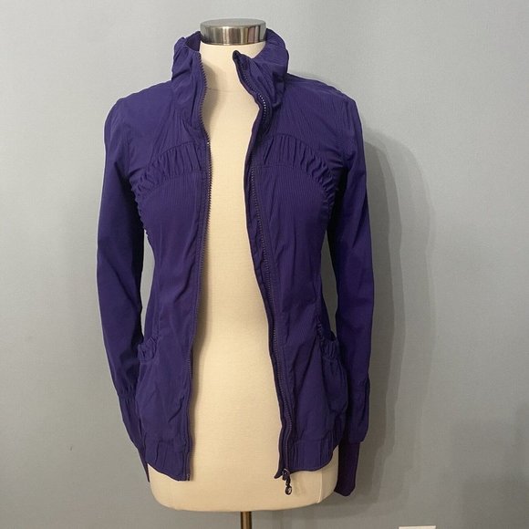 Lululemon Zip Jacket Ruching Thumb Hole Emblem Size 4 Purple - Picture 2 of 11